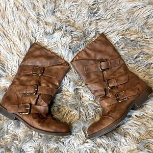 Blowfish Leather Shin Side Zip Boots in Womens size 8